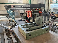 1990 dewalt power shop dw125 radiaal afkortzaagmachine - afbeelding 1 van  8