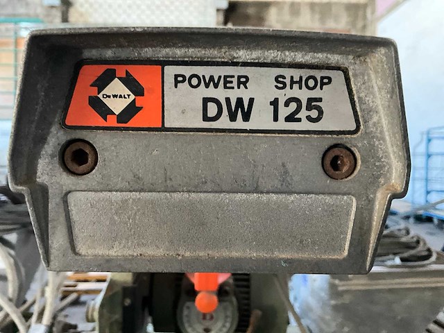1990 dewalt power shop dw125 radiaal afkortzaagmachine - afbeelding 8 van  8