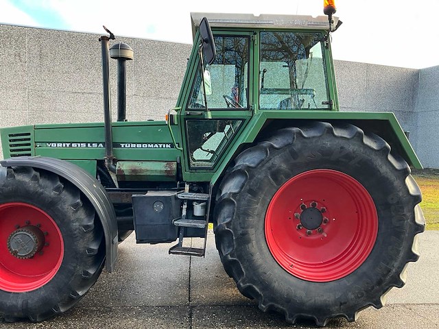 1990 fendt favoriet 615 lsa turbomatic e vierwielaangedreven landbouwtractor - afbeelding 16 van  17