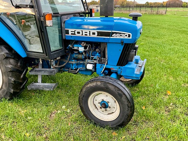 1990 ford 4630 2-wielaangedreven tractor - afbeelding 9 van  32