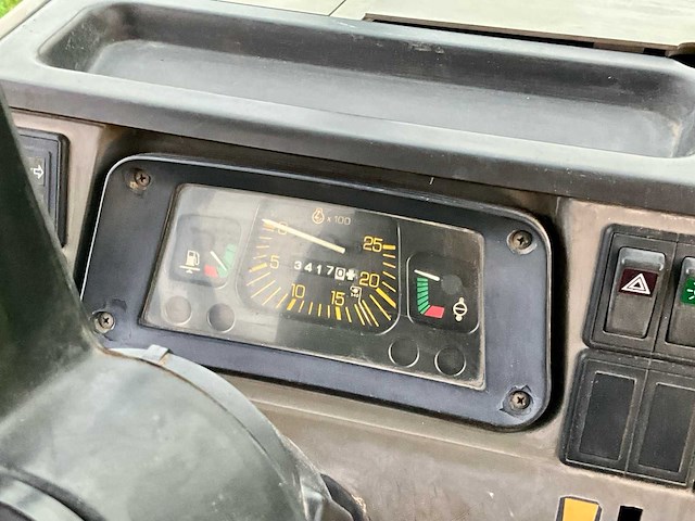 1990 ford 4630 2-wielaangedreven tractor - afbeelding 17 van  32