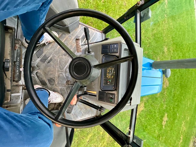 1990 ford 4630 2-wielaangedreven tractor - afbeelding 22 van  32