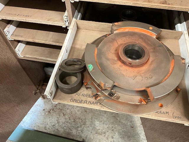 1990 paoloni t150p raamproductiemachine (hout) - afbeelding 15 van  27