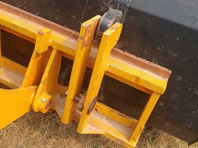 1990 tcm 810a mini loader / wiellader / gearticuleerde lader - afbeelding 13 van  28