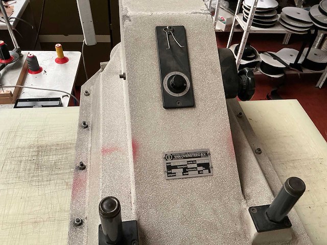1990 van oversteeg se25 leder zwenkarmstans (uitsnijmachine) - afbeelding 2 van  2