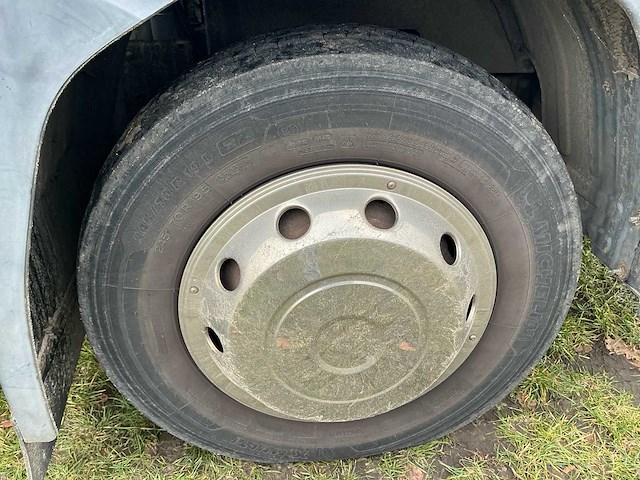 1990 volvo fl6 turbo takelwagen met kraan - afbeelding 40 van  57