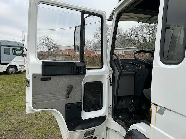 1990 volvo fl6 turbo takelwagen met kraan - afbeelding 57 van  57