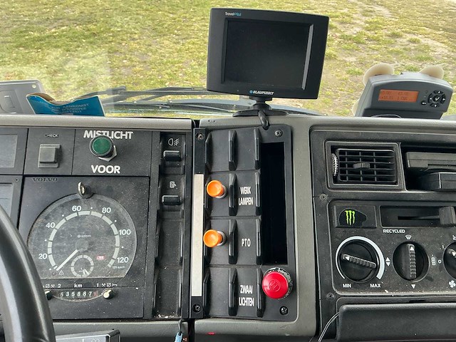1990 volvo fl6 turbo takelwagen met kraan - afbeelding 10 van  56