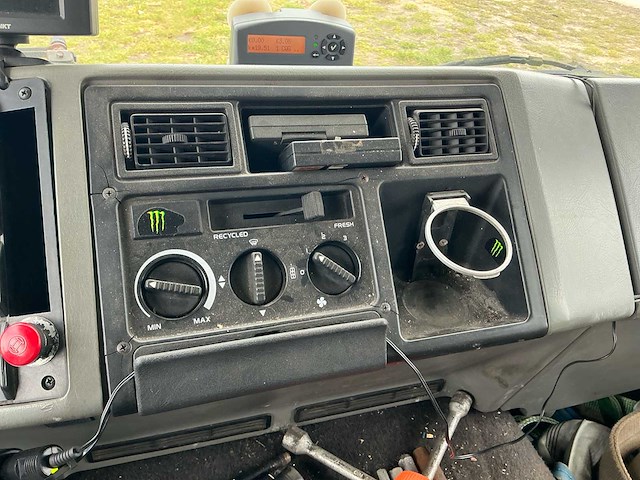 1990 volvo fl6 turbo takelwagen met kraan - afbeelding 11 van  56