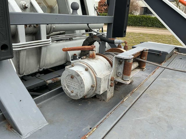 1990 volvo fl6 turbo takelwagen met kraan - afbeelding 22 van  56