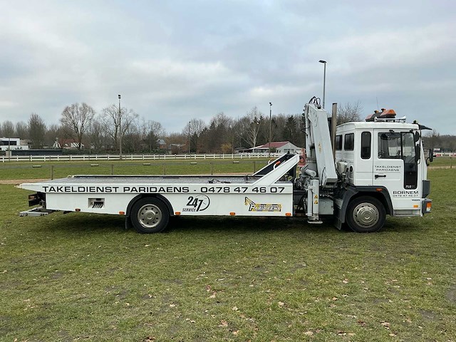 1990 volvo fl6 turbo takelwagen met kraan - afbeelding 12 van  56