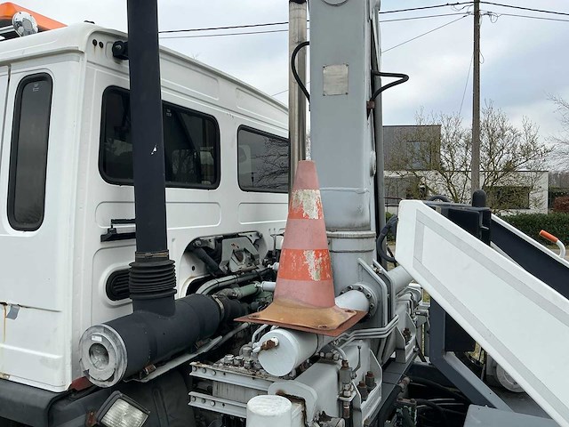 1990 volvo fl6 turbo takelwagen met kraan - afbeelding 21 van  56
