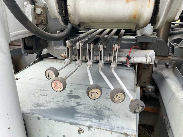 1990 volvo fl6 turbo takelwagen met kraan - afbeelding 33 van  56