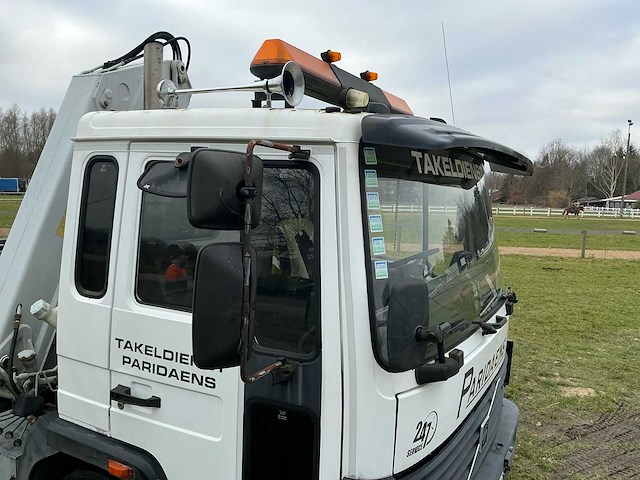 1990 volvo fl6 turbo takelwagen met kraan - afbeelding 35 van  56