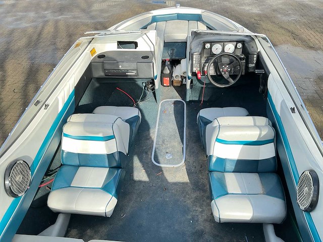 1991 bayliner capri speedboot - afbeelding 11 van  33