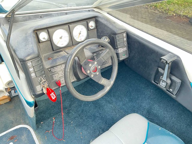 1991 bayliner capri speedboot - afbeelding 15 van  33