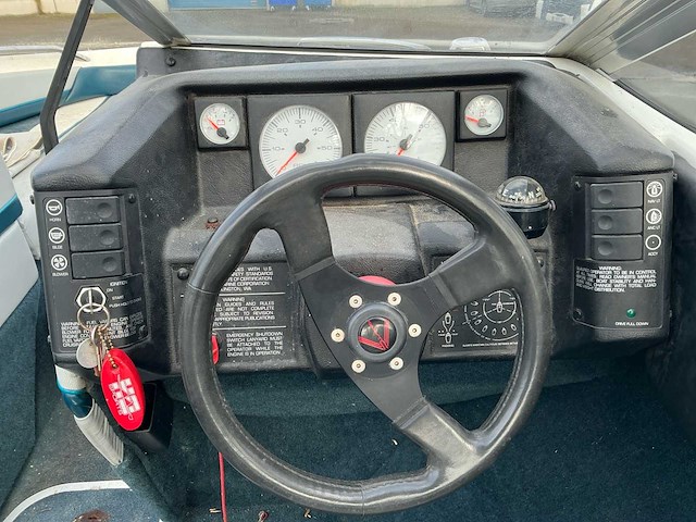 1991 bayliner capri speedboot - afbeelding 16 van  33