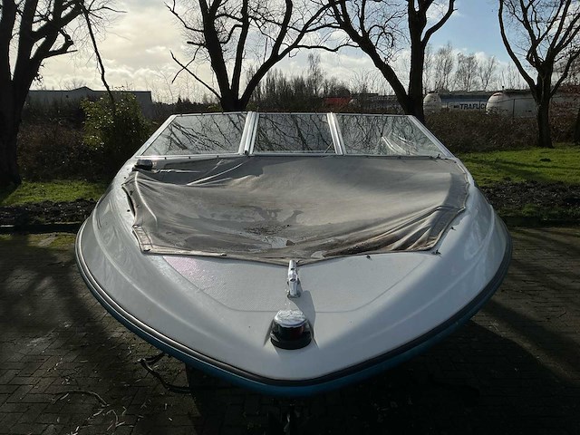 1991 bayliner capri speedboot - afbeelding 32 van  33