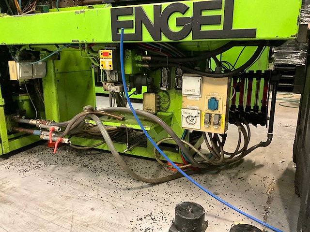 1991 engel es 80/35 hydraulische spuitgietmachine - afbeelding 28 van  33