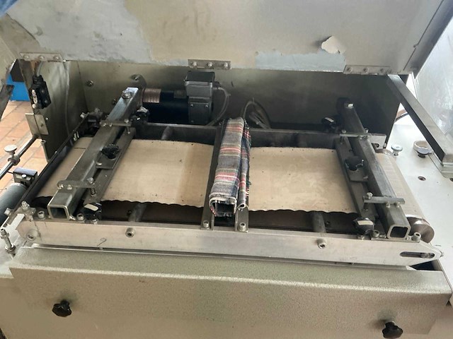 1991 gtk-w / ludre c20 doorloop plakpers met afkortautomaat - afbeelding 6 van  9