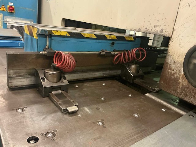 1991 lvd omega-i cnc ponsmachine - afbeelding 2 van  14