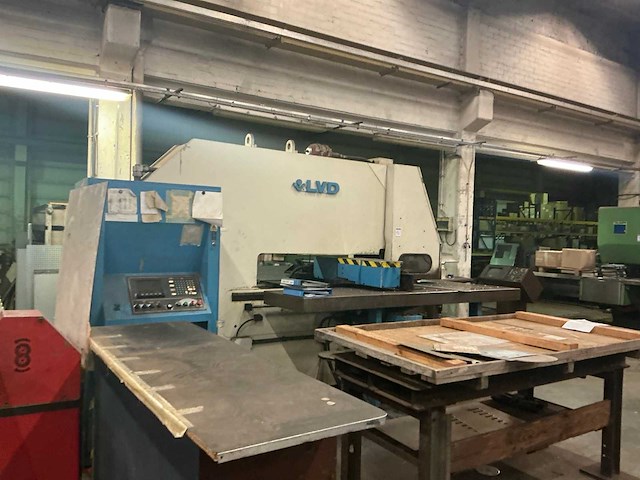 1991 lvd omega-i cnc ponsmachine - afbeelding 7 van  14