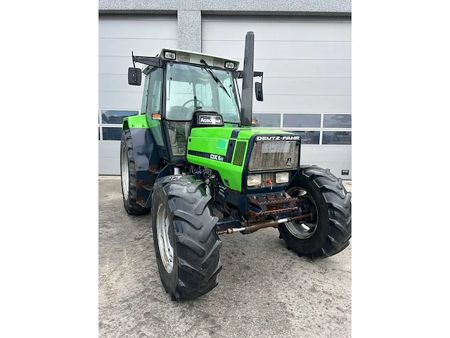 1992 - deutz-fahr - 6.11 - 4-wheel drive tractor - afbeelding 1 van  8