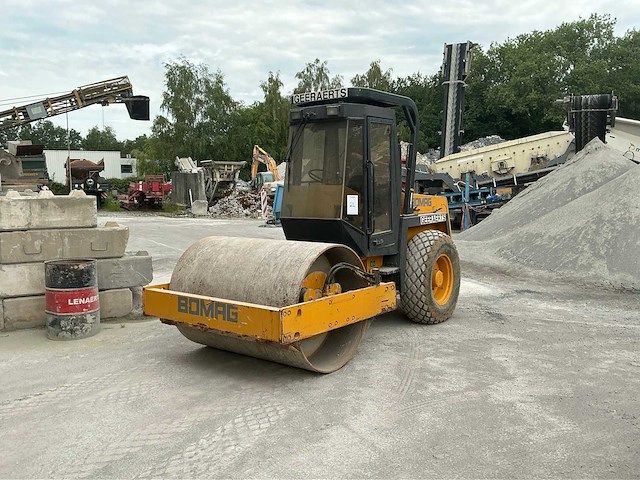 1992 bomag bw172d-2 bandenwals - afbeelding 1 van  22