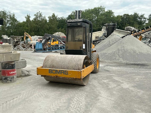 1992 bomag bw172d-2 bandenwals - afbeelding 12 van  22