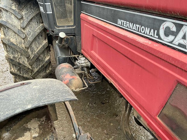 1992 case 1255 xl vierwielaangedreven landbouwtractor - afbeelding 8 van  38