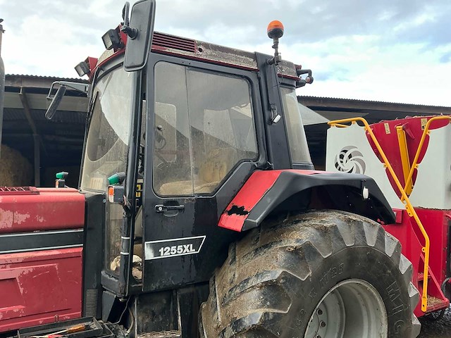 1992 case 1255 xl vierwielaangedreven landbouwtractor - afbeelding 11 van  38