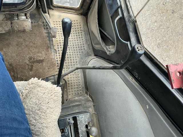 1992 case 1255 xl vierwielaangedreven landbouwtractor - afbeelding 24 van  38