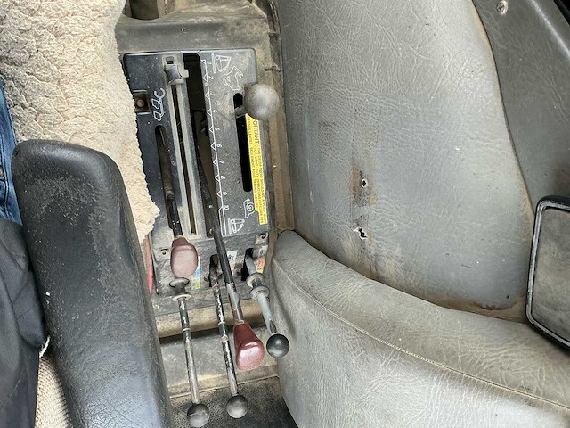 1992 case 1255 xl vierwielaangedreven landbouwtractor - afbeelding 25 van  38