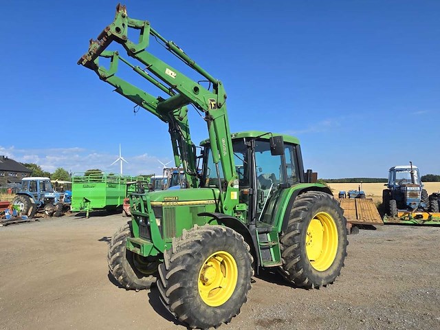 1992 john deere 6400 landbouwtractor met voorlader - afbeelding 1 van  8