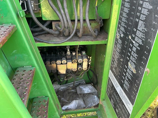 1992 john deere 6910 veldhakselaar - afbeelding 1 van  15