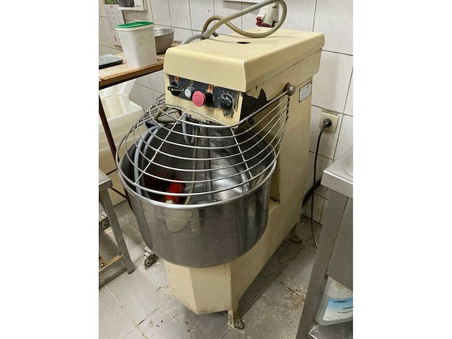 1992 vmi spimahot 26s spiraalkneder - afbeelding 2 van  5