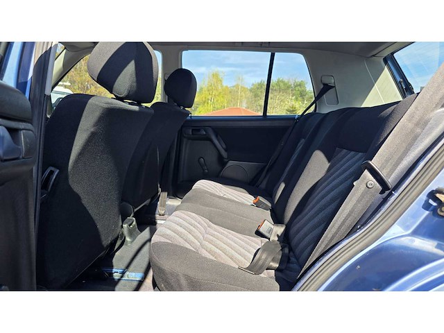 1992 volkswagen golf 3 1.4 oldtimer - afbeelding 16 van  29
