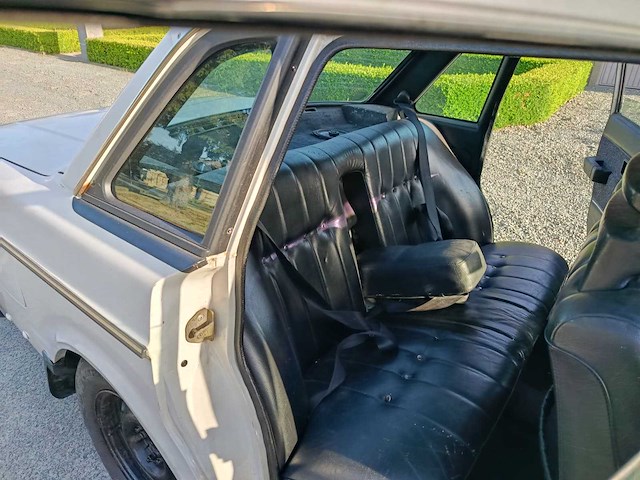 1992 volvo 240 gl personenauto/oldtimer - afbeelding 9 van  59
