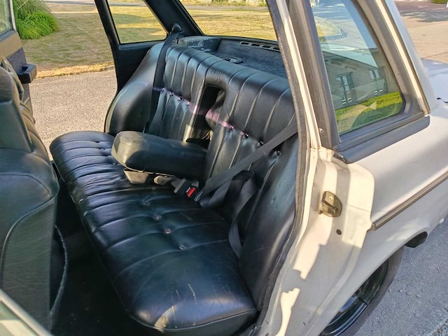 1992 volvo 240 gl personenauto/oldtimer - afbeelding 10 van  59