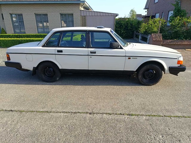 1992 volvo 240 gl personenauto/oldtimer - afbeelding 57 van  59