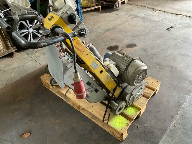 1992 von arx va25 betonfrees - afbeelding 1 van  6