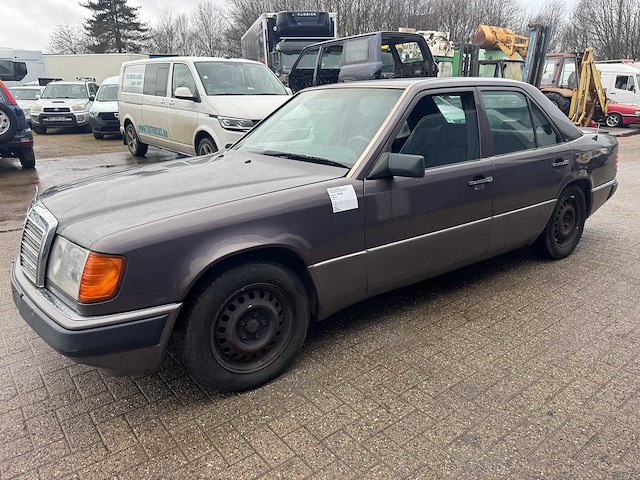 1993 - mercedes - 250d - w124 - car - afbeelding 1 van  19