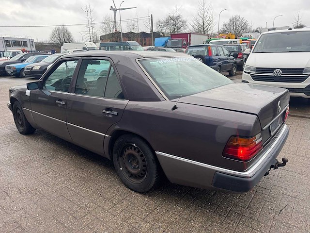 1993 - mercedes - 250d - w124 - car - afbeelding 16 van  19