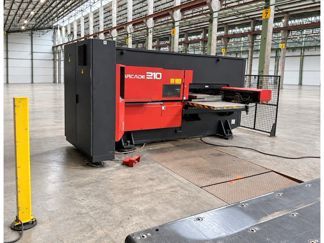 1993 amada arcade 210 cnc gereviseerd pons- én nibbelmachine - afbeelding 11 van  18