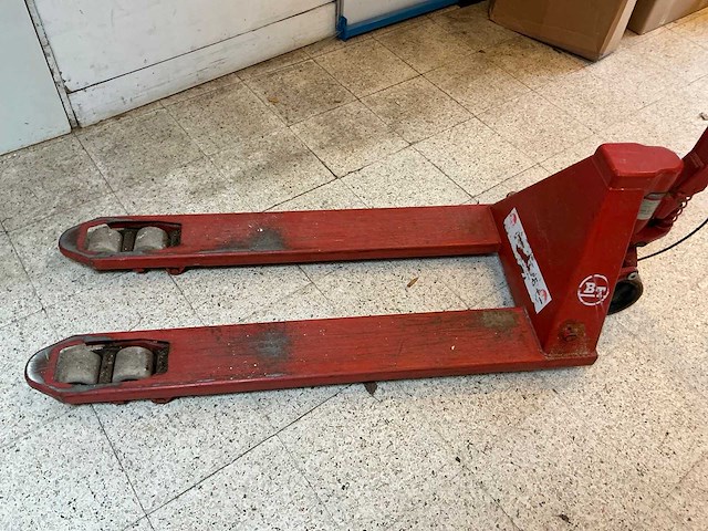 1993 bt l2000x/10 hand hydraulische palletwagen - afbeelding 1 van  3