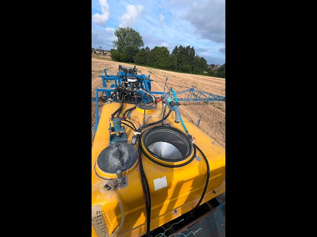 1993 delvano hydrotrac stm 7564h zelfrijdende spuit - afbeelding 4 van  11