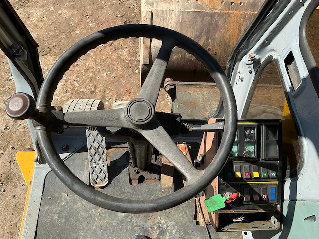 1993 etec 812 banden graafmachine - afbeelding 5 van  16