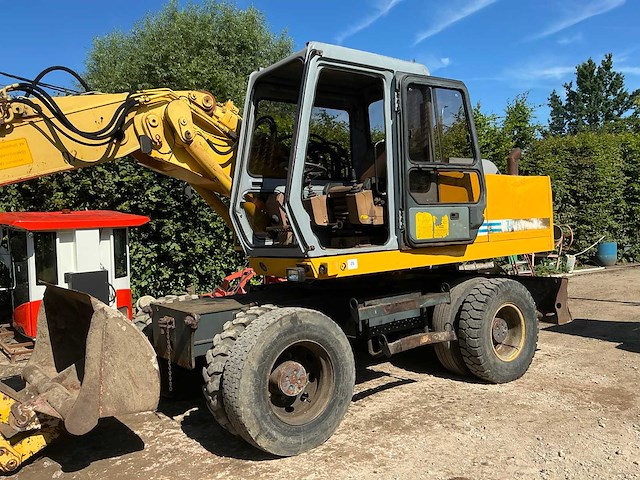1993 etec 812 banden graafmachine - afbeelding 16 van  16