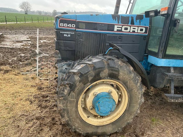 1993 ford 640 sle-_ dt tweewielaangedreven landbouwtractor - afbeelding 14 van  28