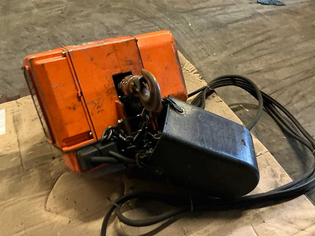 1993 hitachi 1/2sh elektrische kettingtakel - afbeelding 3 van  5